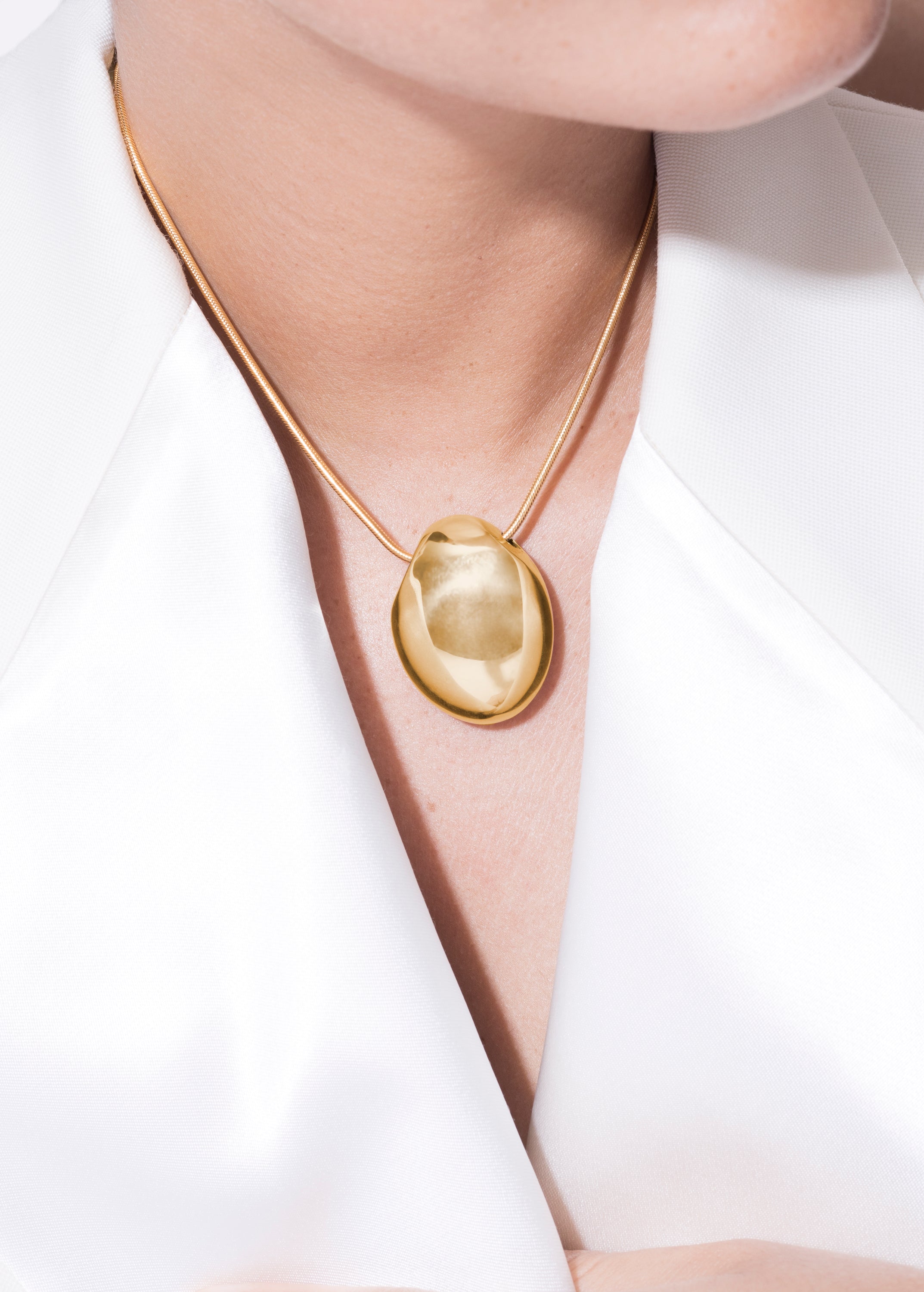 chéri necklace CINCO